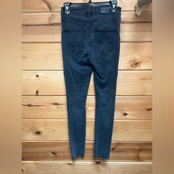 Madewell Women’s Curvy High-Rise Skinny Jean - Picture 2 of 4